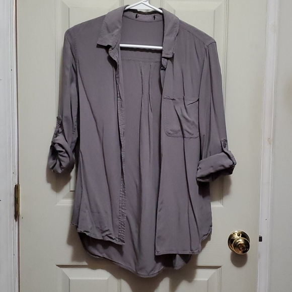 Tops - Button up collar rolled sleeve shirt